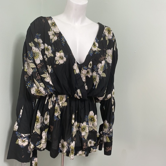 Free People Tuscan Dreams Printed Floral Top NEW - Picture 6 of 11